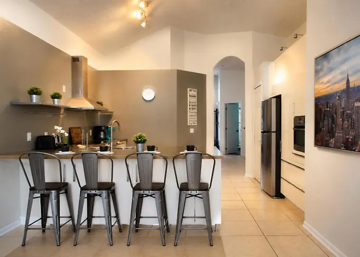 Family-Friendly 5Br Home Near Disney & Legoland