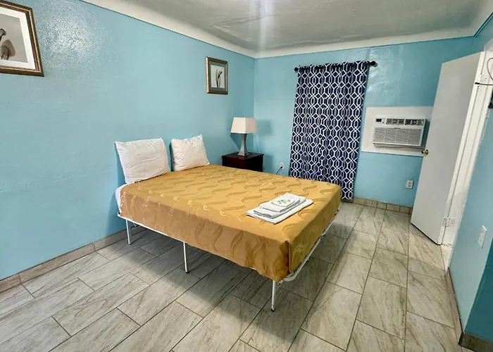 Greenkey Beach Motel