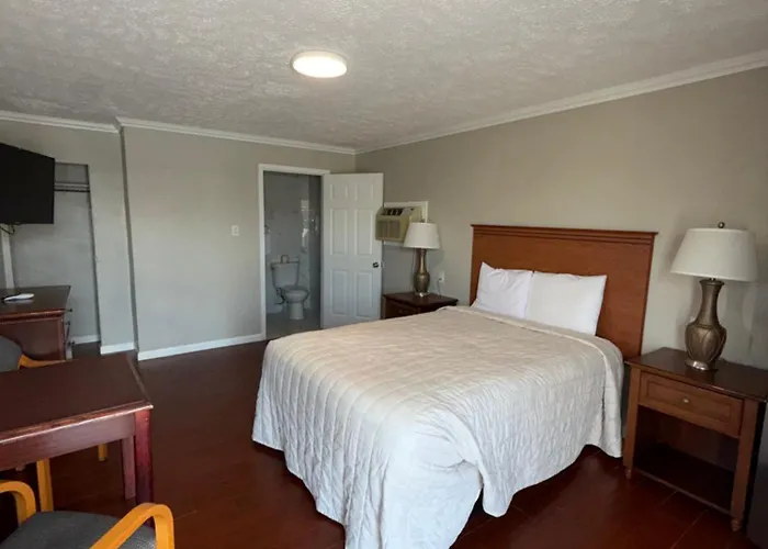 Fairway Inn