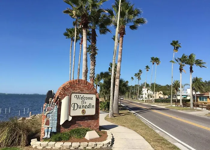 Best Location! Walk To Dining, Trail & Stadium