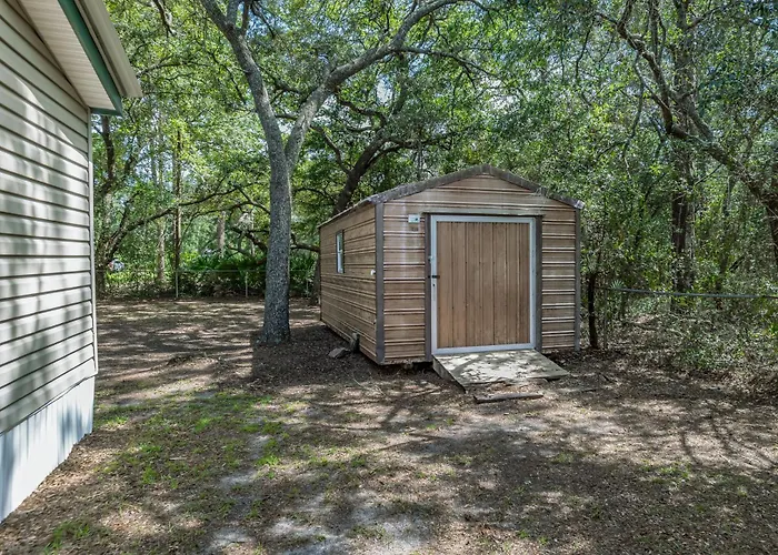 Dickerson Bay Retreat By Bluewater Realty Group