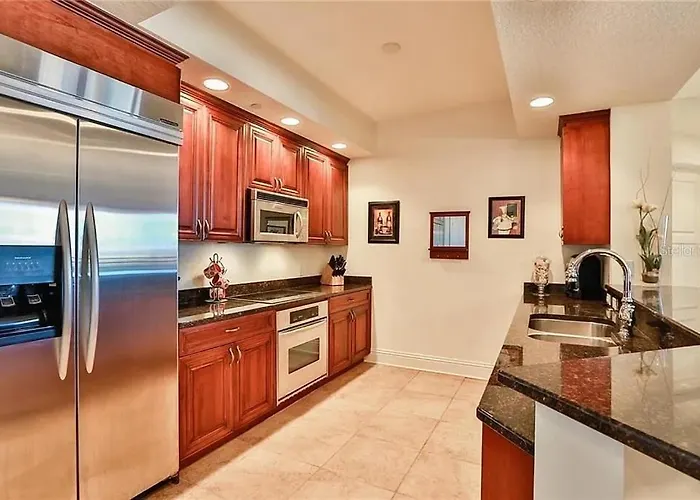 Waterfront Two Bedroom Residence Near Clearwater Beach