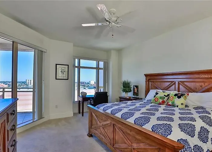 Waterfront Two Bedroom Residence Near Clearwater Beach