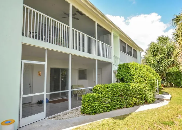 Walk To The Beach 2Br 2Ba 1300Sf