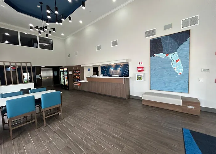 Holiday Inn Express & Suites Dania Beach - Airport Area