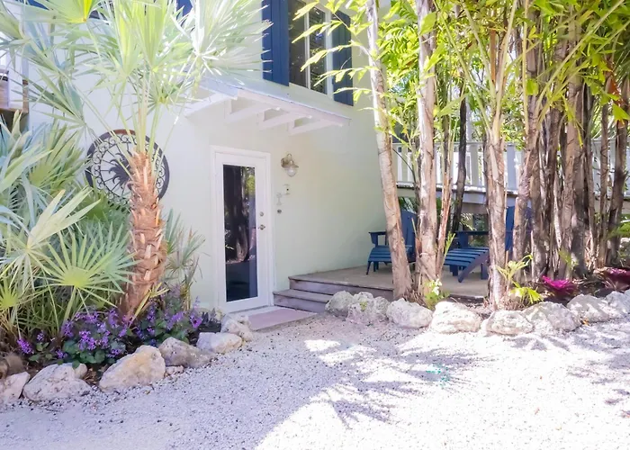 Coconut Palm Inn