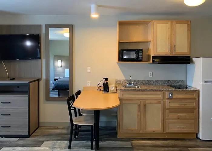 Suburban Studios Near Panama City Beach