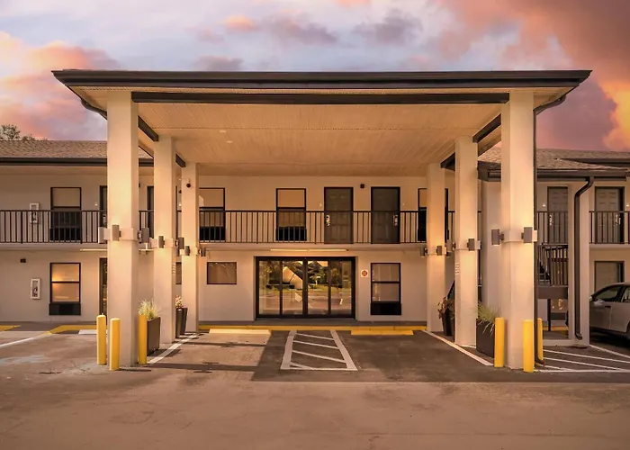 Clarion Pointe Alachua - Gainesville Area