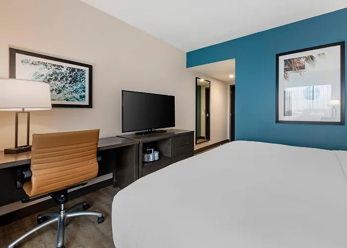 Comfort Inn & Suites Miami International Airport