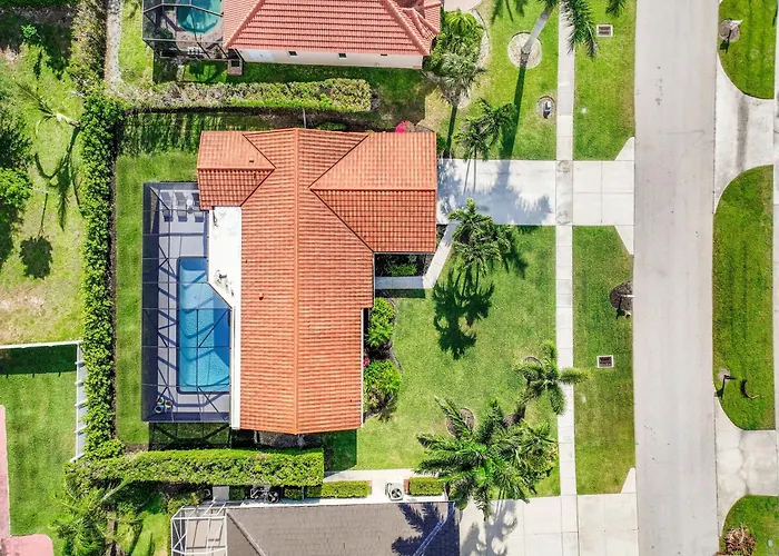Nautical Home With Pool, Grill And Steps To Shops