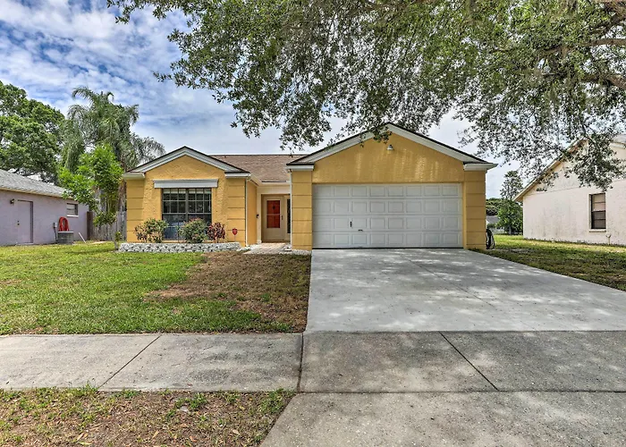 Lanai & Pond At Tranquil Bradenton Retreat!