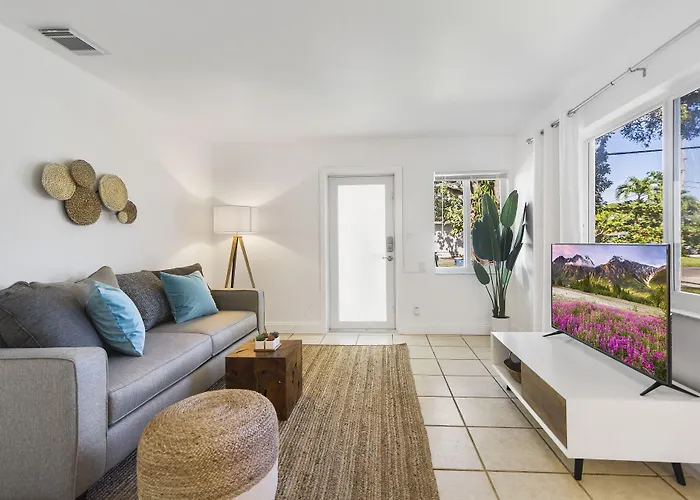 Alani Bay Premium Condos