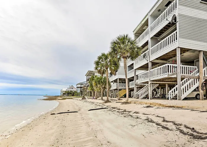 Waterfront Escape W/ Balcony On Shell Point Beach!
