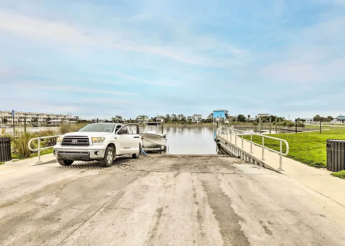 Waterfront Escape W/ Balcony On Shell Point Beach!