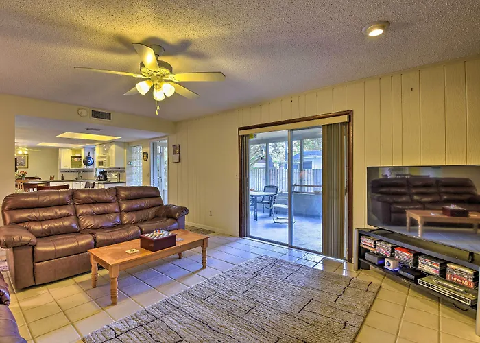 Daytona Area Home ~ 3 Mi To Beach: Swim & Explore!