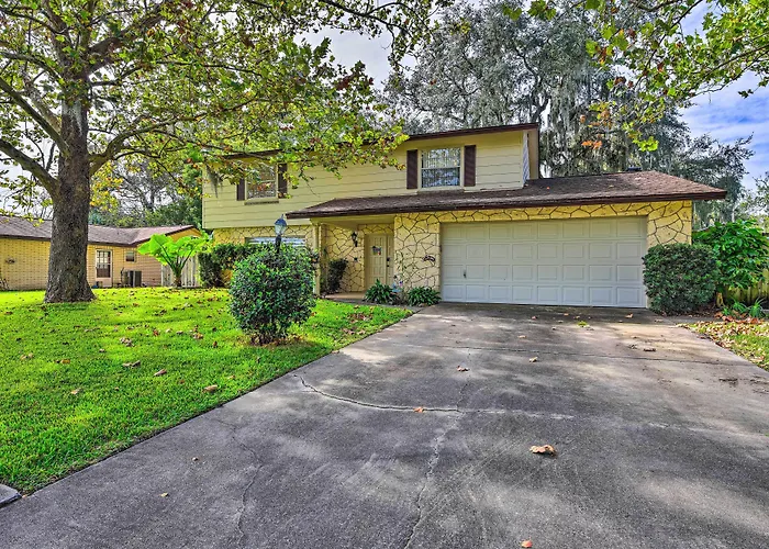 Daytona Area Home ~ 3 Mi To Beach: Swim & Explore!