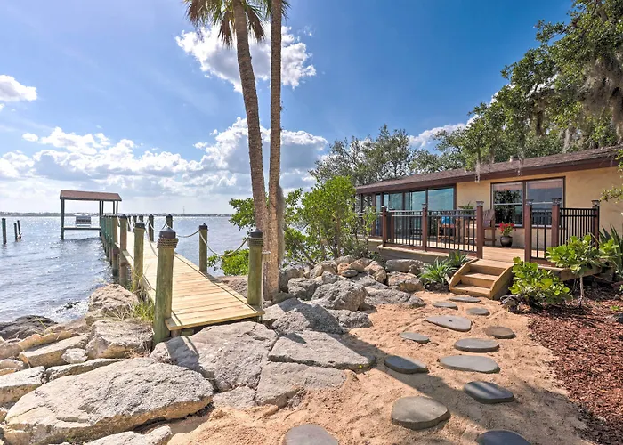 Riverfront Merritt Island Bungalow W/ Dock & Deck
