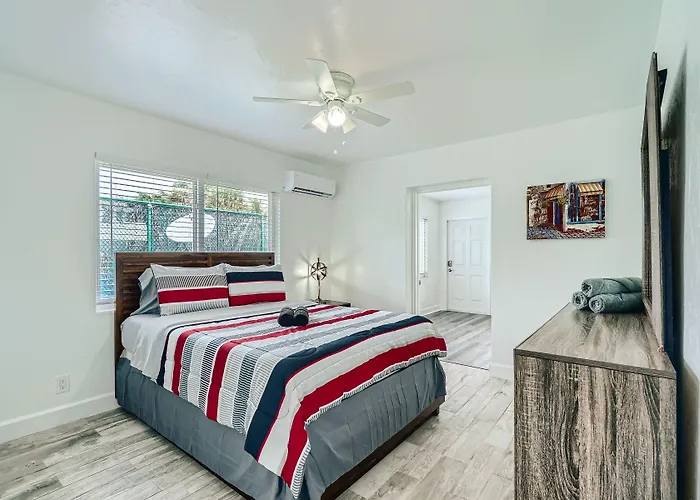 Singer Island Inn