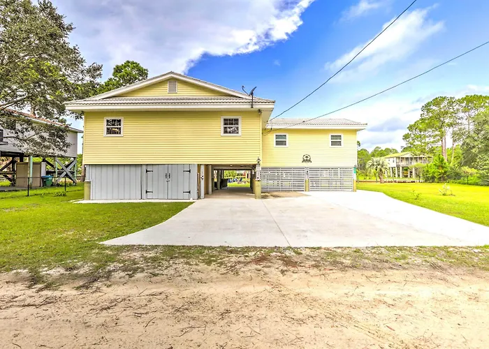 Waterfront Home: Spectacular On-Site Fishing!