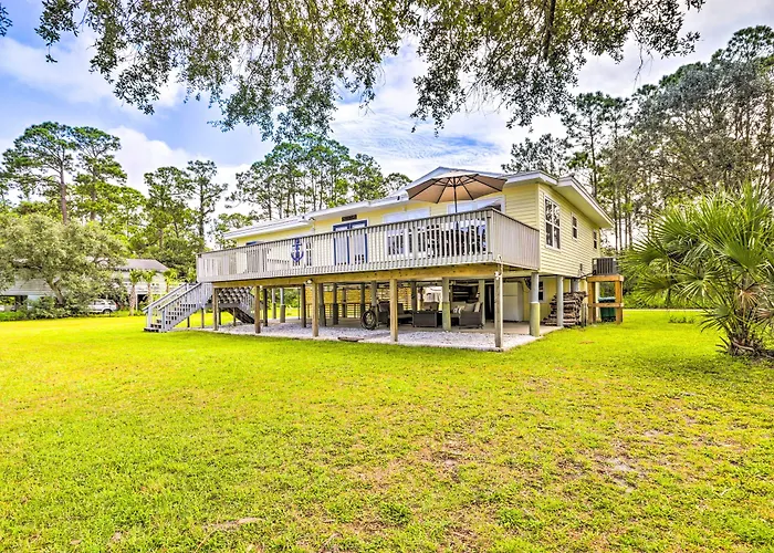 Waterfront Home: Spectacular On-Site Fishing!