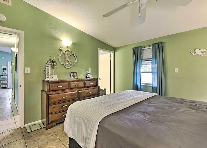North Port Escape W/ Pool ~ 12 Mi To Beach!