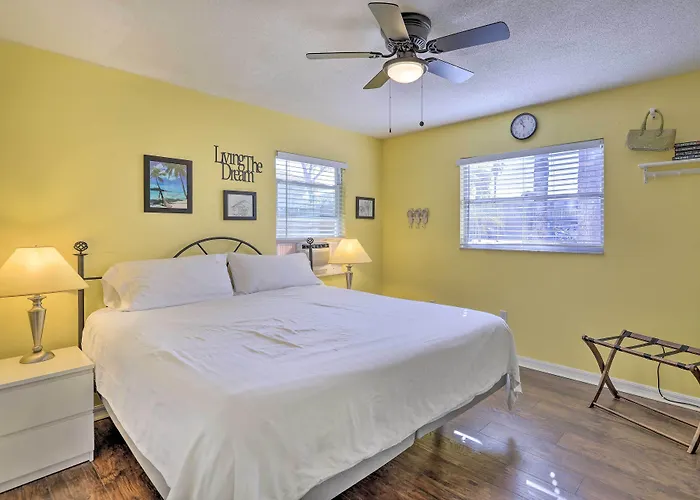 Cape Canaveral Cottage W/ Hot Tub: Walk To Beach