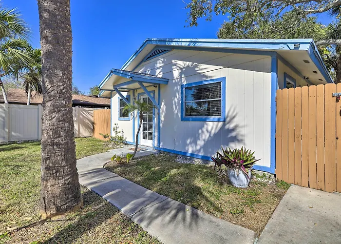 Cape Canaveral Cottage W/ Hot Tub: Walk To Beach