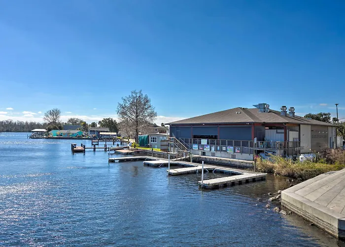 Elevated Deck! Fun-Filled Homosassa River Home