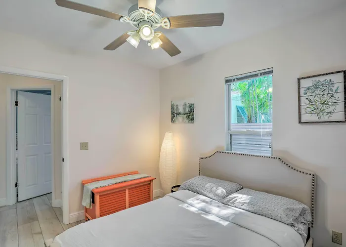 Lovely Cottage Near Downtown Stuart & Beaches