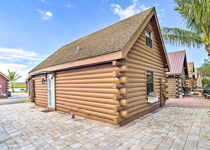 Okeechobee Cabin In Waterfront Community W/ Dock!