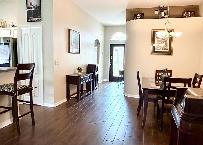 Ruskin Fl 2 Bdrm 1 Bath Suite, Host Shares Common Areas