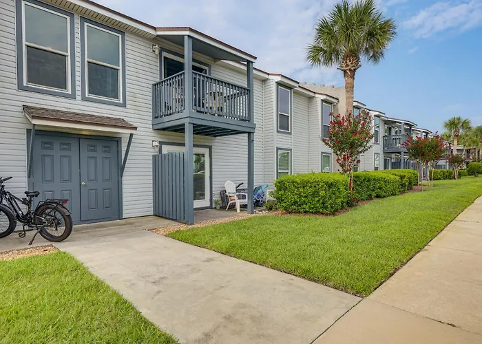 < Half-Mi To Fort Clinch Beach! Condo W/ Balcony