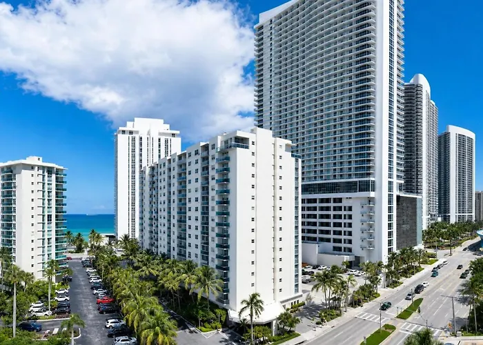 Oceanfront Condo - Ocean Views, Pool, Gym Hollywood Beach