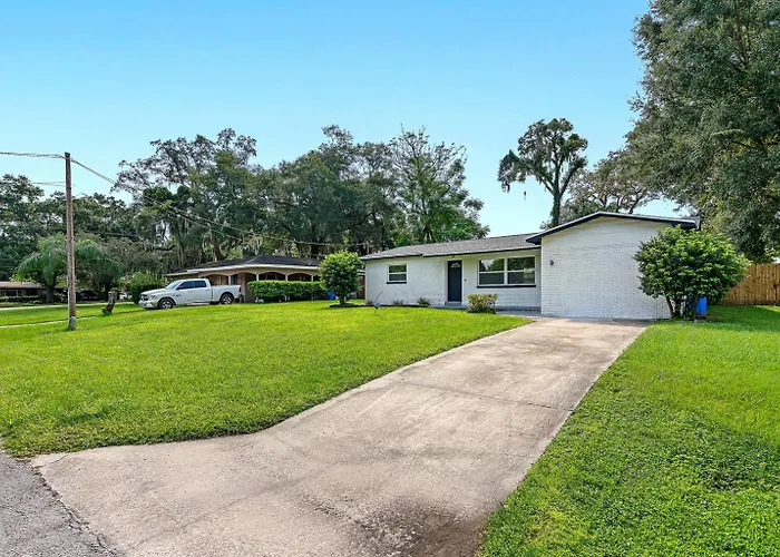 Renovated 3Br, Fenced Yard, Brandon Sleeps 8, 20 Min To Tampa, Monthly Ok
