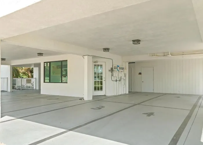 Hidden Pearl Home