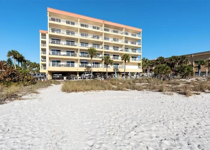 Oceanfront View Of Madeira Beach, Steps To The Beach - Madeira Norte Condo