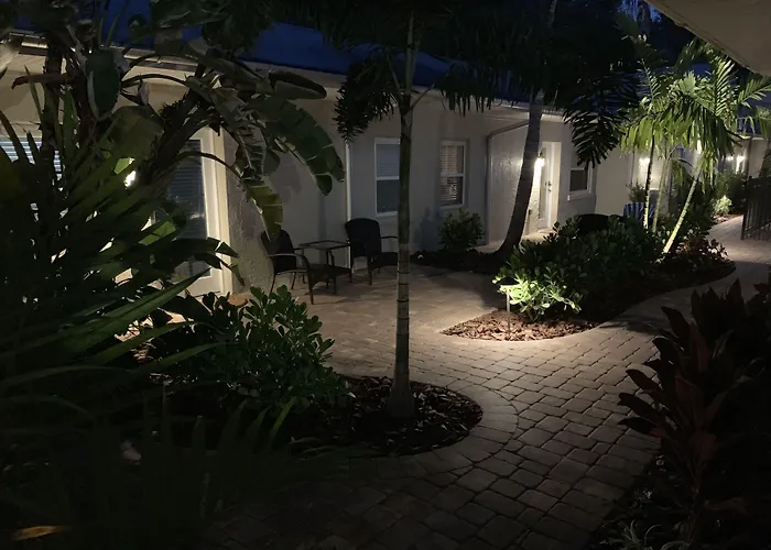 Twin Palms At Siesta