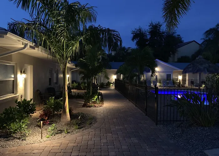 Twin Palms At Siesta