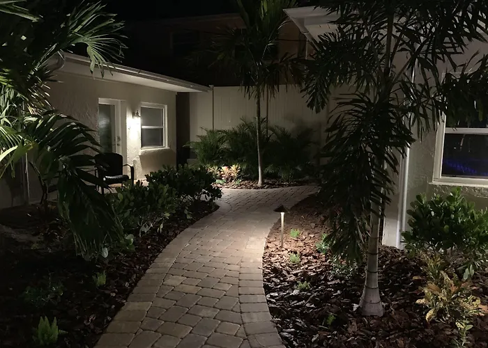 Twin Palms At Siesta