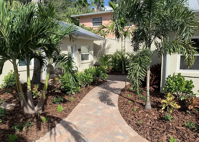 Twin Palms At Siesta