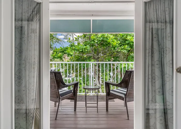 Seaglass Inn