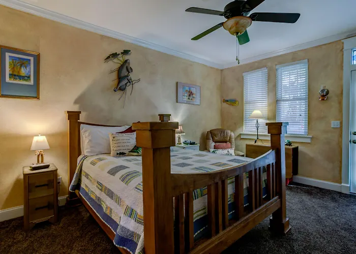 Anchor Inn Nsb Bed And Breakfast