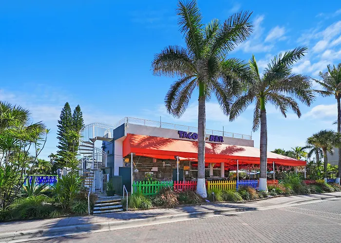 Hollywood Beach Suites And Hotel