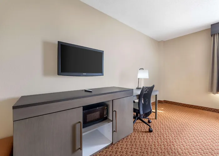 Best Western Plus Kendall Hotel & Suites