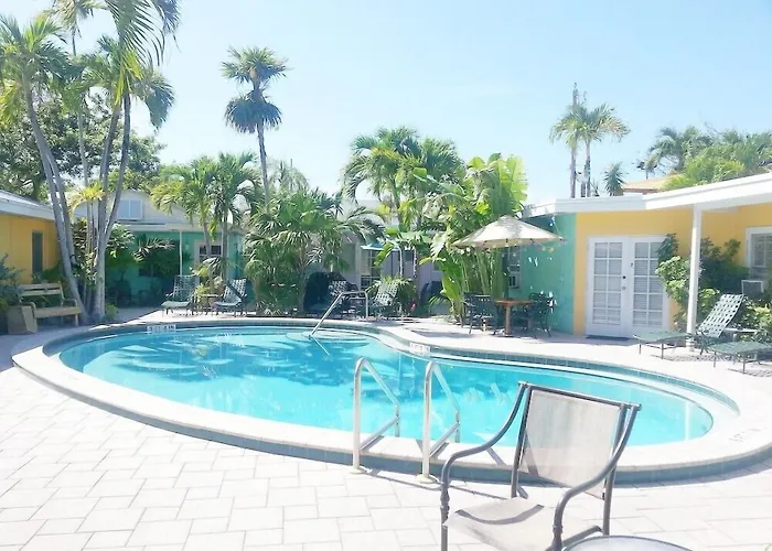 Alexander Palms Court - No Hidden Resort Fees! Cayo Hueso