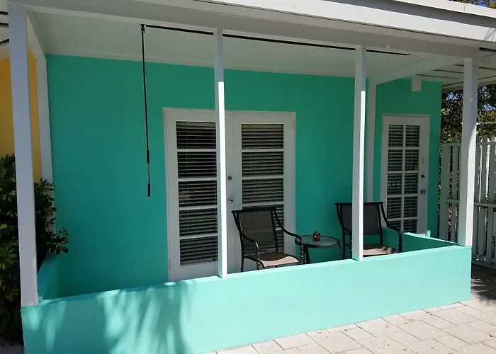 Alexander Palms Court - No Hidden Resort Fees! Cayo Hueso