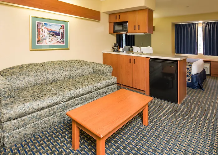 Microtel Inn & Suites Leesburg