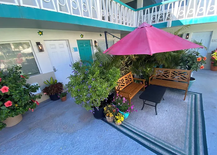 Honu Cove Hotel