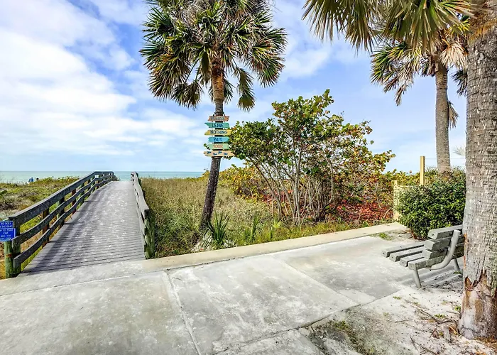Indian Rocks Beach Cottage, Walk To Beach!