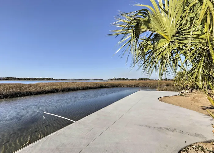Cozy Waterfront 'Island House' On Live Oak Island!